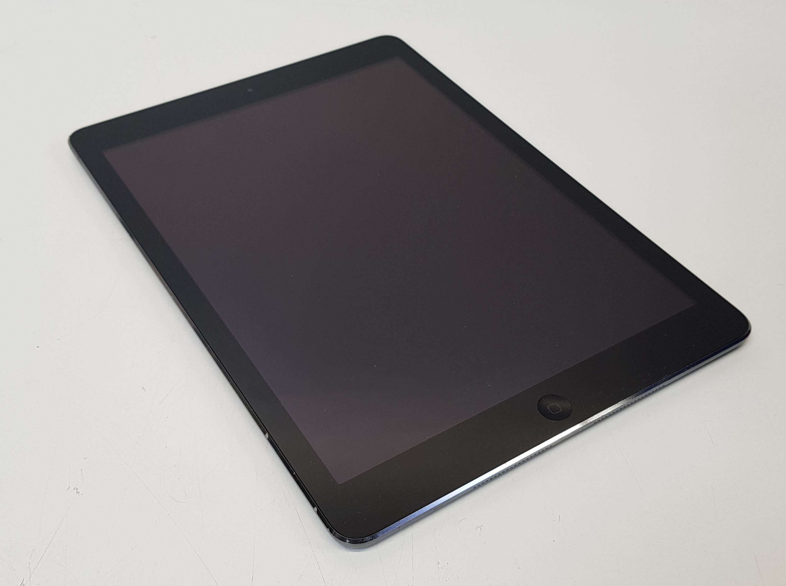 Apple iPad Air A1474 1st Gen 16GB Silver Unlocked IOS 12.5.7