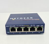 Netgear FS105 v2 Fast Ethernet 510/100 Switch - Image 2