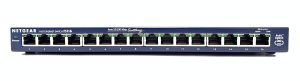 Netgear FS116 Fast Ethernet 16 10/100 Switch