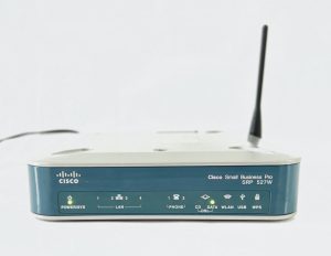 Cisco SRP527W Small Business Pro SRP500 Series Services Ready Platform - ADSL2+ Annex A 4-port Router - Image 3