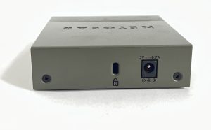 Netgear GS305 5-Port Gigabit Ethernet Switch - Image 3