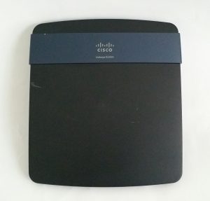 Cisco Linksys E3200 4-Port Wireless Router - Image 2