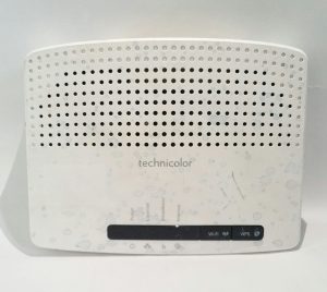 Technicolor TG582n 4-PoE Wireless Router - Image 2