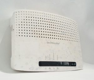Technicolor TG582n 4-PoE Wireless Router - Image 6