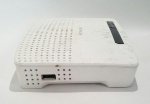 Technicolor TG582n 4-PoE Wireless Router - Image 5