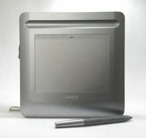 Wacom Bamboo One CTF-430/SO-B Tablet w Pen +Software - Image 2
