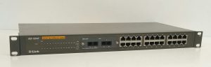 D-Link DES-1024R 24-Port 10/100 Fast Ethernet Switch - Image 2