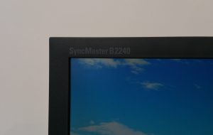 Samsung Syncmaster B2240 22 inch Monitor VGA/DVi - Image 2