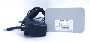 Netgear GS205 5-Port Fast Ethernet Switch with Power Supply Unit - Image 4