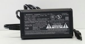 Sony AC-L15A AC Power Adaptor 8.4V 1.7A - Image 4