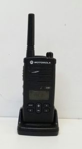 Motorola P14XTA03A1AH Two Way Radio Walkie Talkie With a Motorola Charger Pod - Image 2