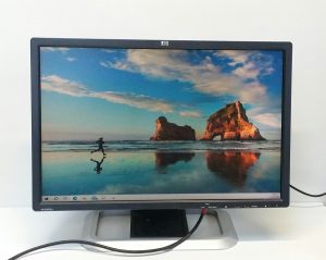 HP LP2475w 24" Wide LCD TFT Monitor - Image 2