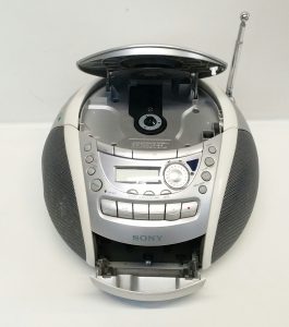 Sony CFD-E90L Compact Disc Digital Audio CD-R/RW Playback Radio - Image 7