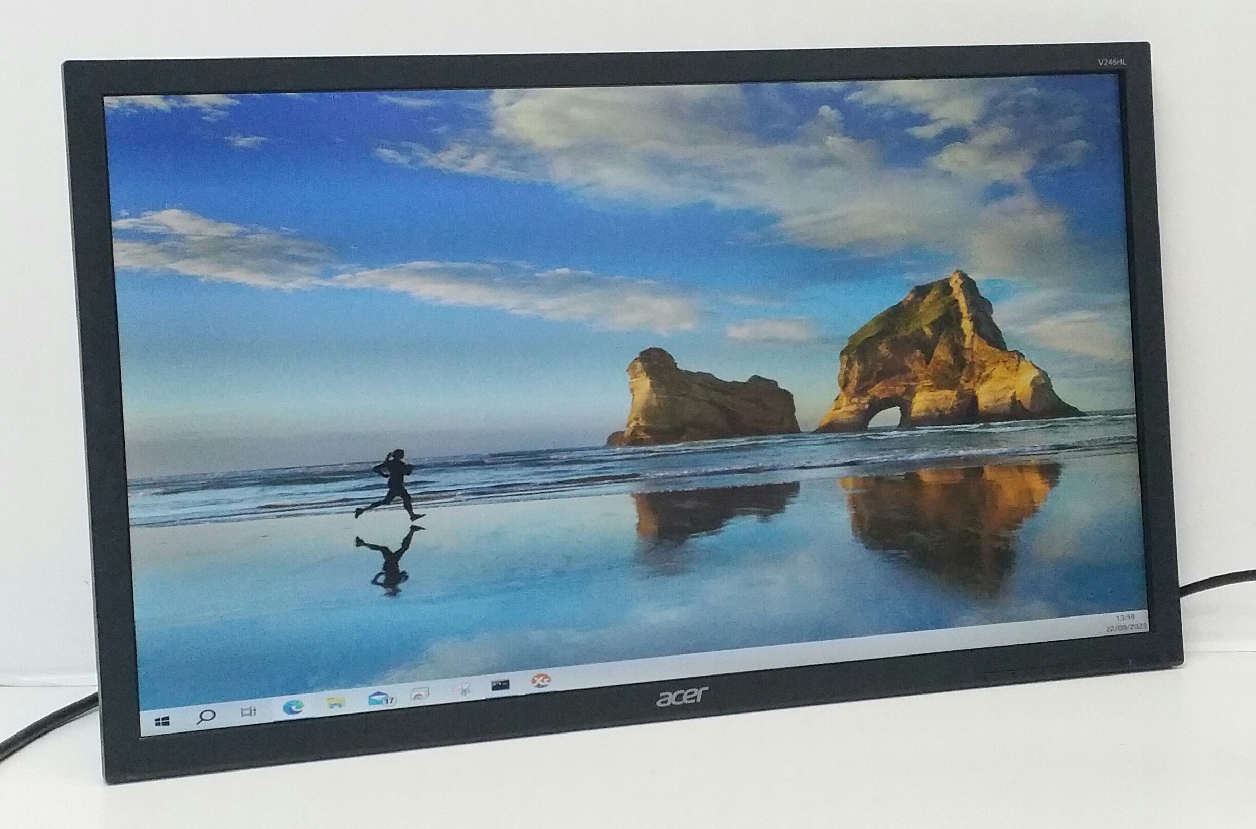 20230922_135958-1 Acer V246HL 24" LCD VGA DVI Monitor - Image 1