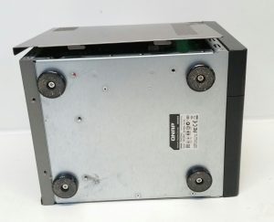 Qnap Network Attached Storage TS-453 Pro No Drive or Caddies Included not working faulty - Image 5