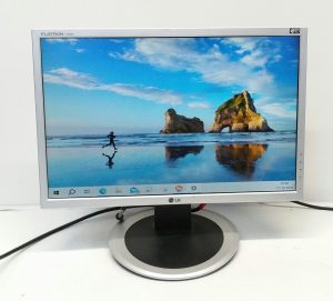 LG Flatron L194WS 19" VGA Monitor - Image 2