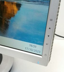 LG Flatron L194WS 19" VGA Monitor - Image 7