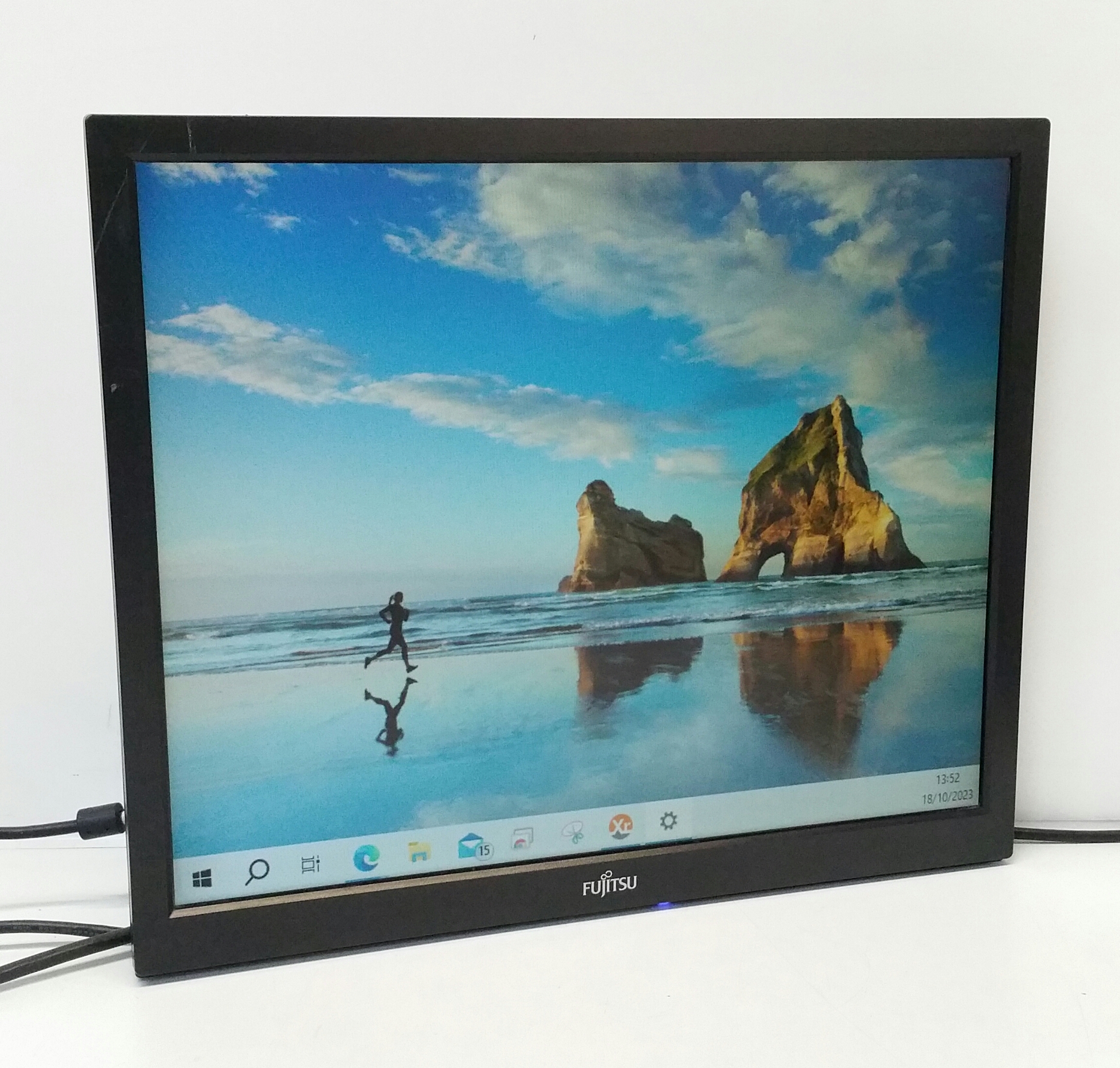 20180304_144255-1 Fujitsu E19-5 19"LCD Display VGA DVI Audio Monitor w/o Stand - Image 1