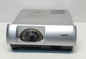 Sanyo PLC-WL2503 WXGA Projector 1636 LH Used - Image 7