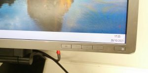 HP E241i HSTND-3931-W 24" VGA DVI IPS Display Monitor - Image 6