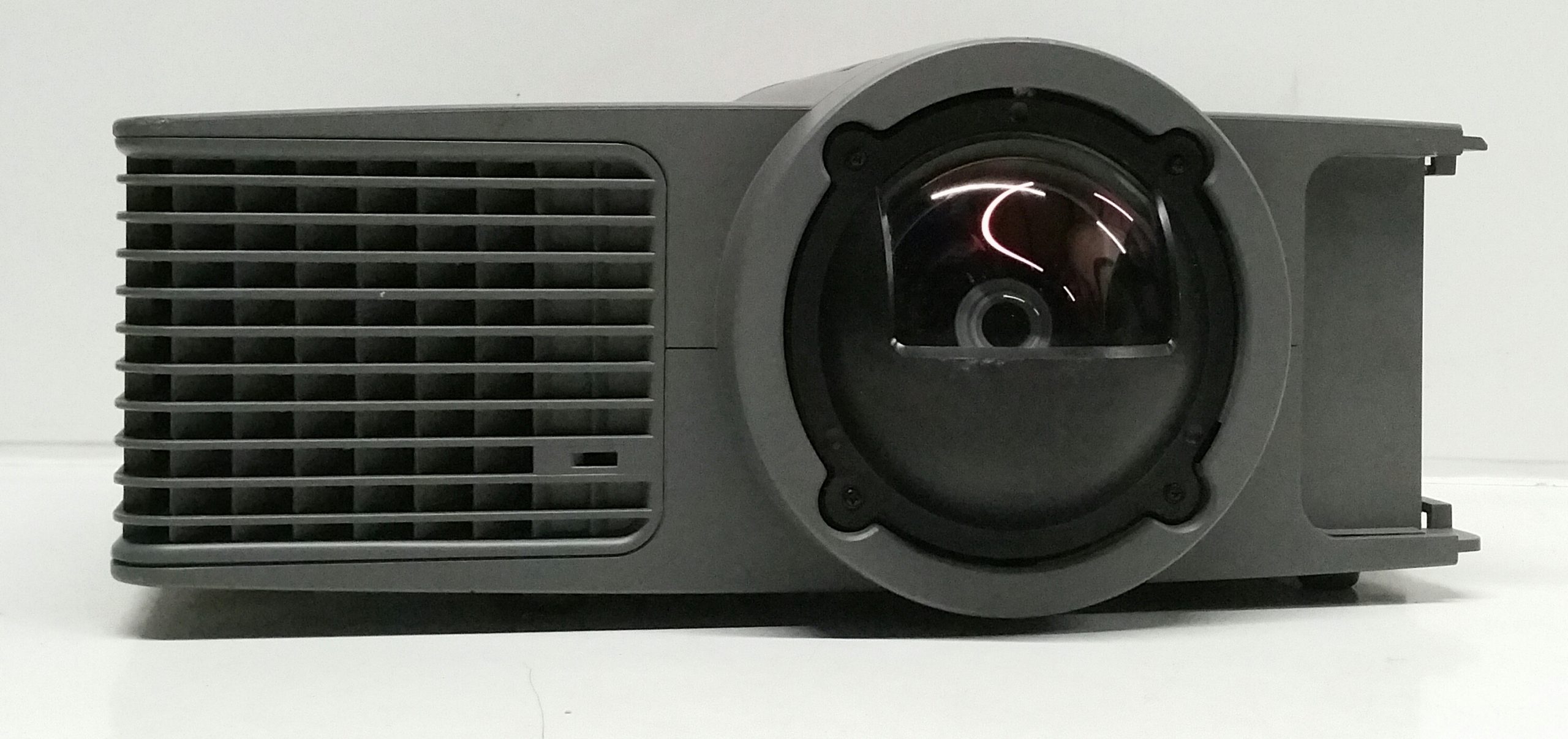20180312_183000-1 Smart UF55 SBP-10X Projector - Image 1