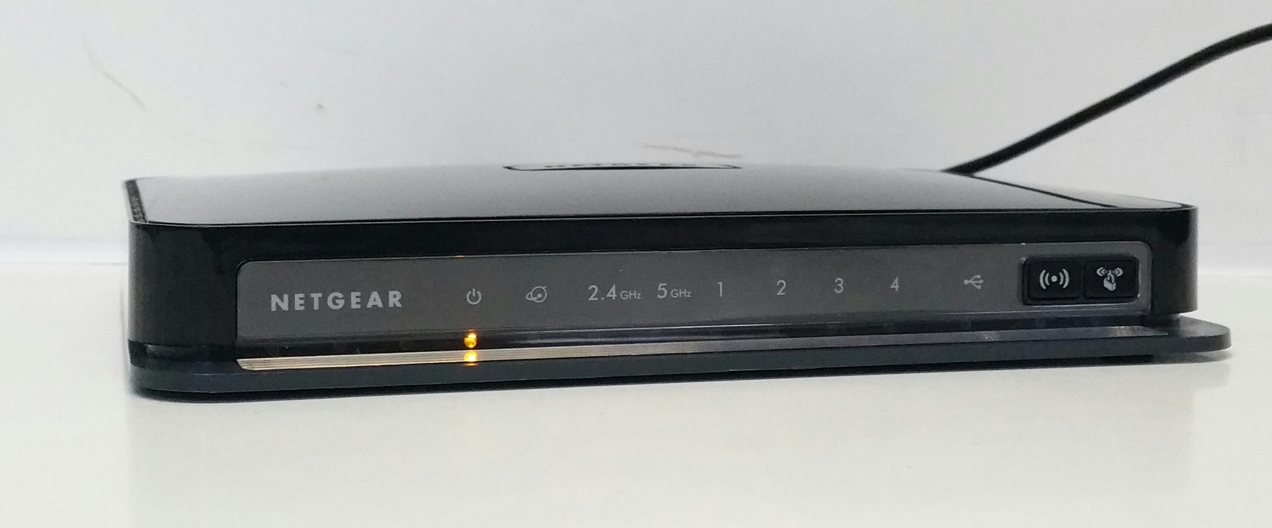 20231003_112104-1 Netgear N600 Wireless Dual Band Gigabit Router WNDR3700v4 No PSU - Image 1