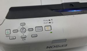 Epson EB-470 H456B LCD Projector 35 Lamp Hours Used - Image 9