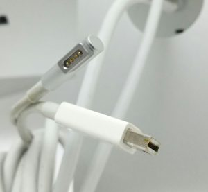 Apple A1407 Cinema Display Monitor With 2560x1440 Split End Cable - Image 4