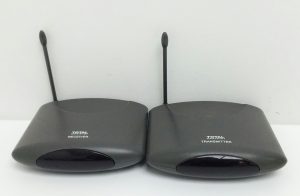 Total Control UC-AV10R00 Transmitter + Receiver - Image 2