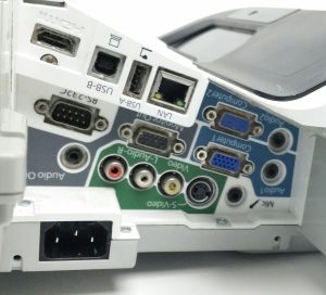 Epson EB-470 LCD Projector 1472 Lamp Hours Used H456B - Image 5
