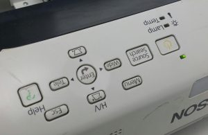 Epson EB-470 LCD Projector 2864 Lamp Hours Used H456B - Image 10