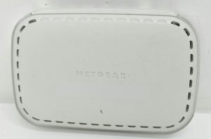 Netgear FS605 v3 5-Ports 10/100 mbps Switch - Image 7