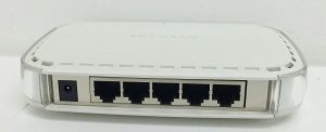Netgear FS605 v3 5-Ports 10/100 mbps Switch - Image 6