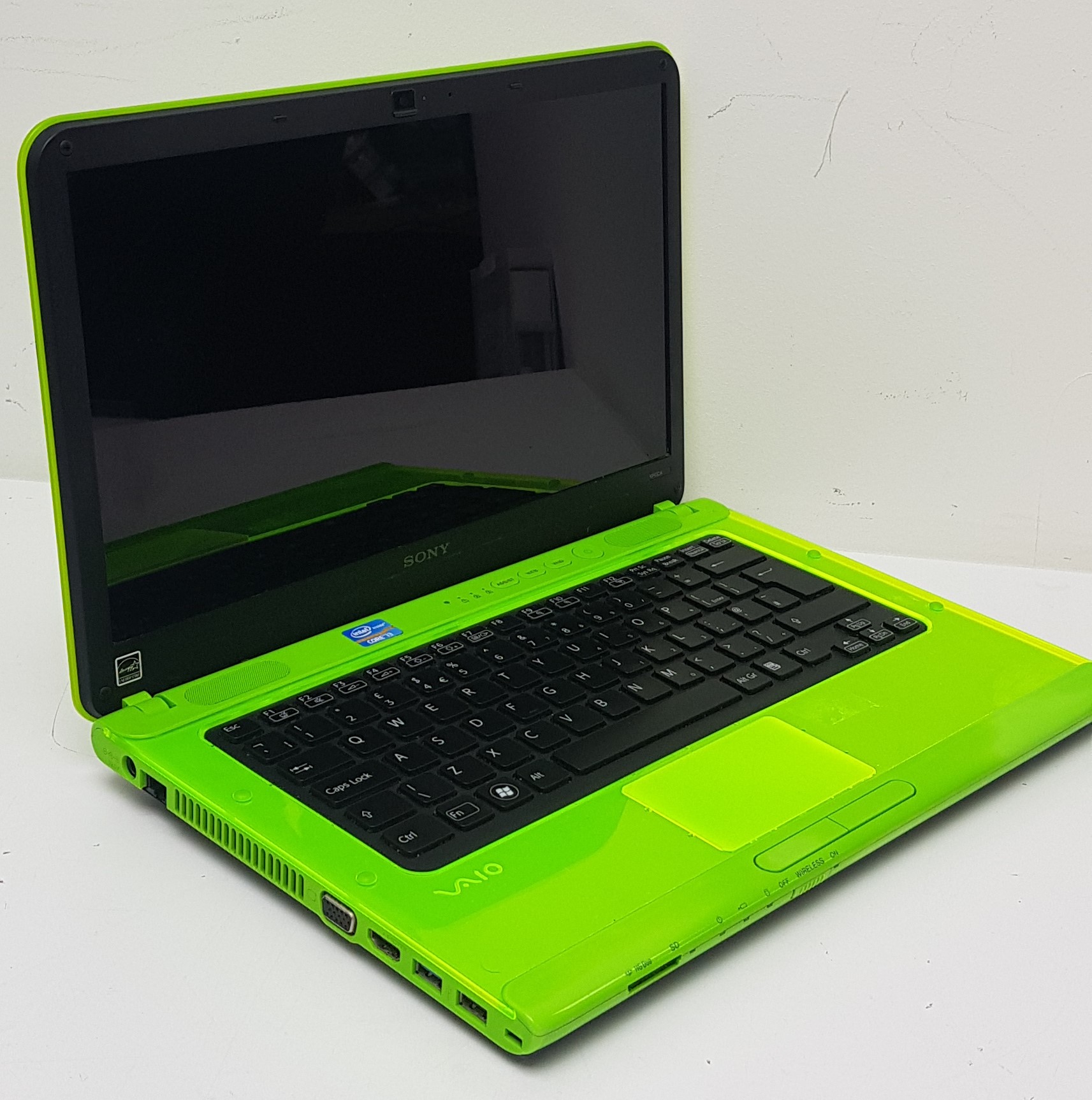 Sony Vaio PCG-61813M – i3-2310M 2.1GHz – 14″ – 4GB RAM – 320GB HDD