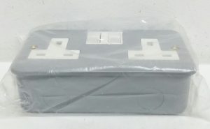 Wireplast WMC213SS Metal Clad 2 Gang 13A Switched Socket - Image 5