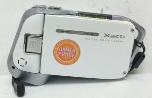 Sanyo VPC-CA8EX MPEG-4 AVC/H.264 60X Digital Zoom Xacti Digital Movie Camera - Image 2