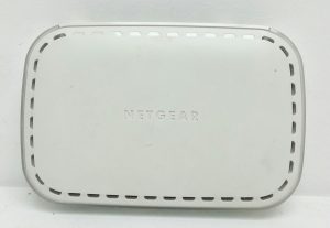 Netgear FS605 v3 5-Ports 10/100 mbps Switch - Image 6