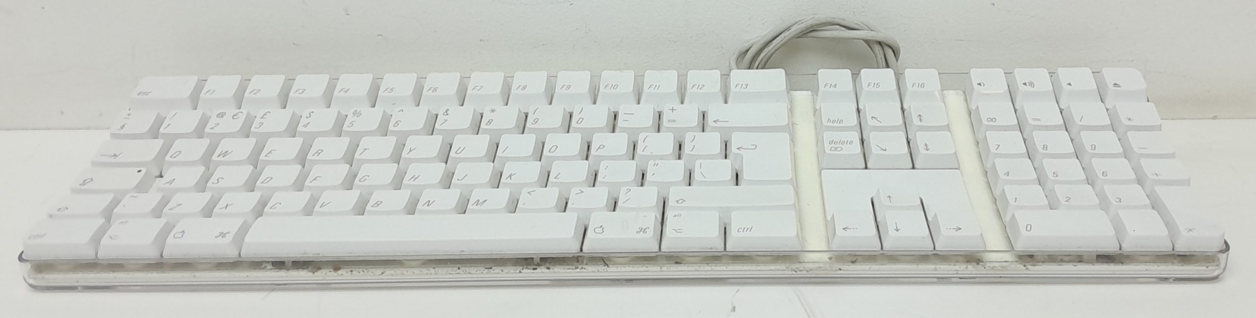 Apple A1048 USB Wired Keyboard – Refurbit Store