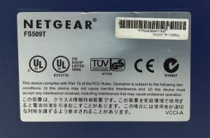 Netgear FS509T 9 Ports 10/100 Fast Ethernet Switch With Gigabit Port - Image 3