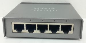 Cisco SF100D-05 5 Port 10/100 Small Business Switch - Image 4