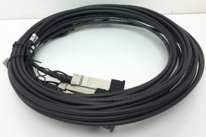 40Gbps-3.0m-QSFP+-4*SFP+G16 Stacking Cable - Image 6