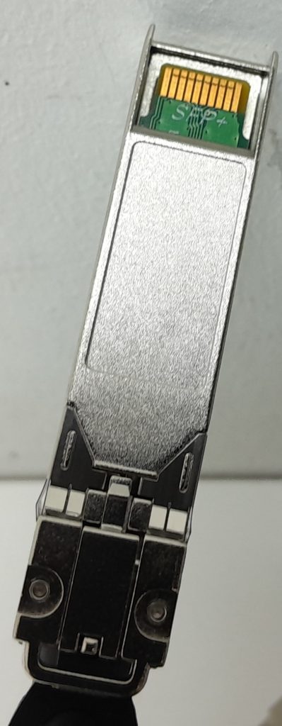 40Gbps-3.0m-QSFP+-4*SFP+G16 Stacking Cable - Image 5