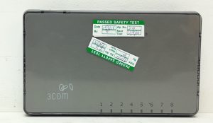 3Com 3CFSU08 8 Port Switch - Image 4