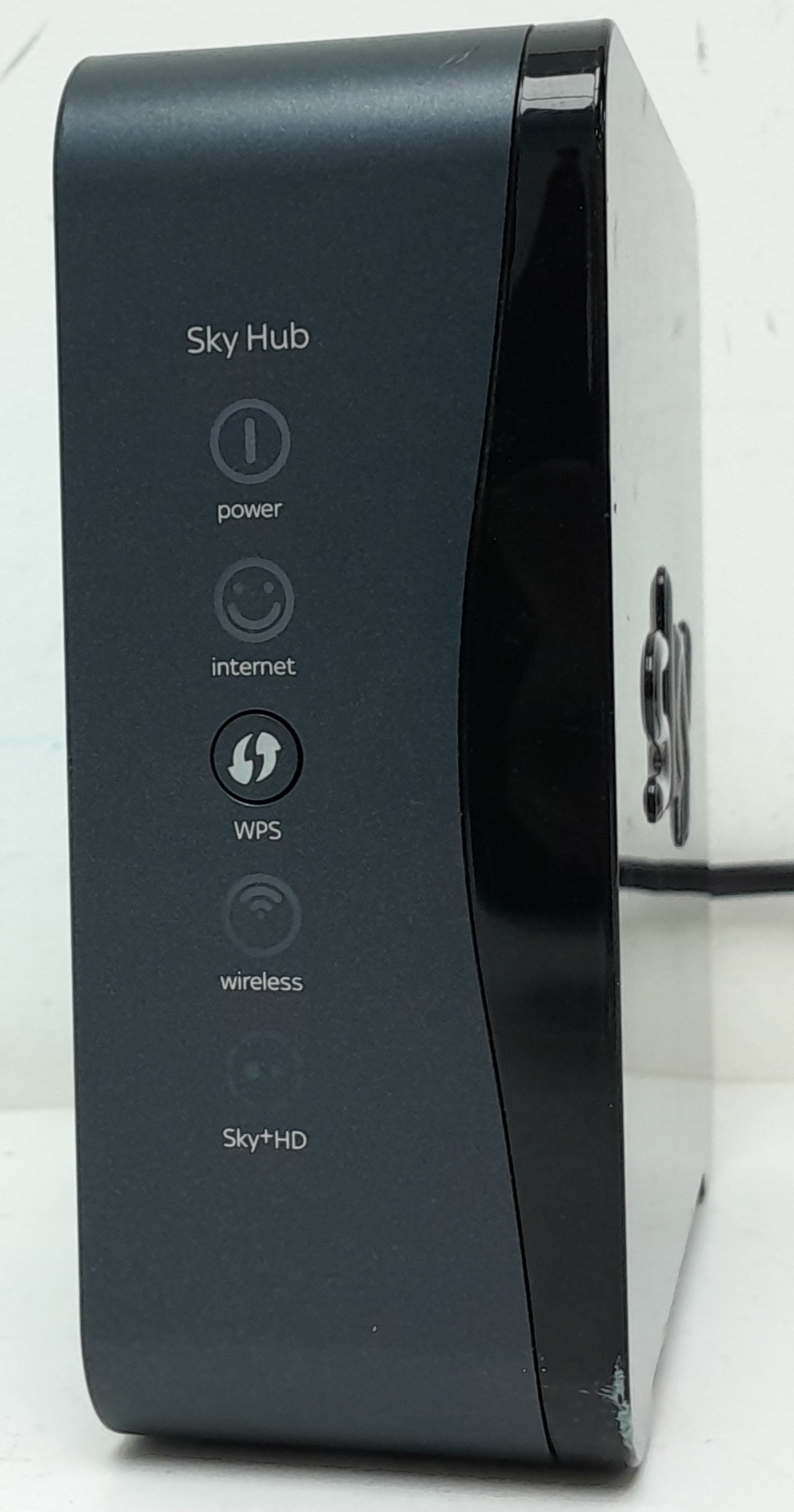 20240418_115210 Sky SR102 Wireless Internet Router - Image 1