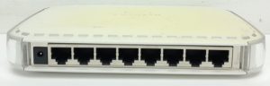Netgear FS608 v3 8 Port 10/100 Mbps Switch - Image 4