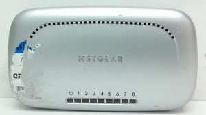 Netgear FS608 v2 Fast Ethernet Switch - Image 5
