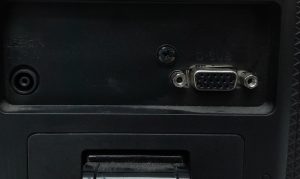 LG 22M37A-B 21.5" VGA Monitor - Image 4