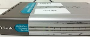D-Link DES-1008D 10/100 8-Port Fast Ethernet Switch - Image 5