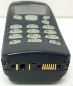 Nokia 5110 Vintage Mobile Phone - Image 6