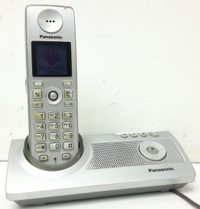 Panasonic KX-TGA910E IP Phone With KX-TGA920E Charging Dock - Image 2